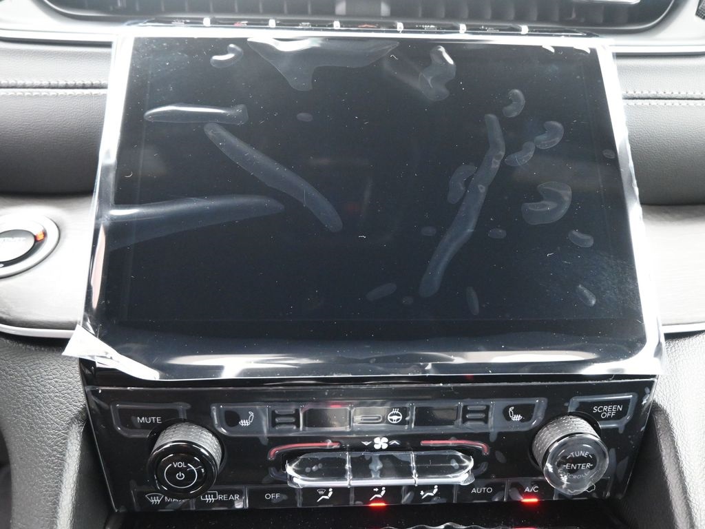 2025 Jeep Grand Cherokee Limited photo 3