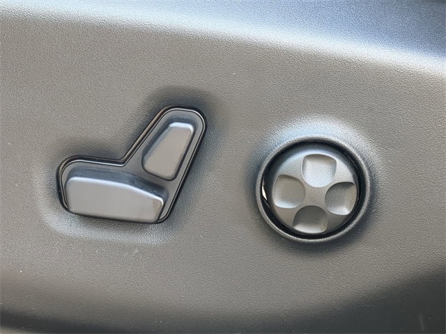 2026 Chrysler Voyager LX photo 21