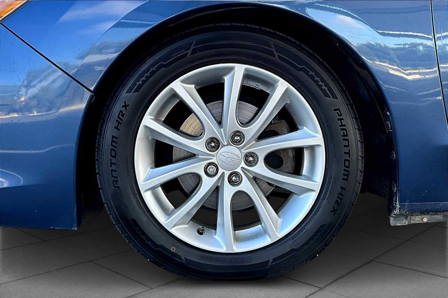 2012 Subaru Impreza Premium photo 7