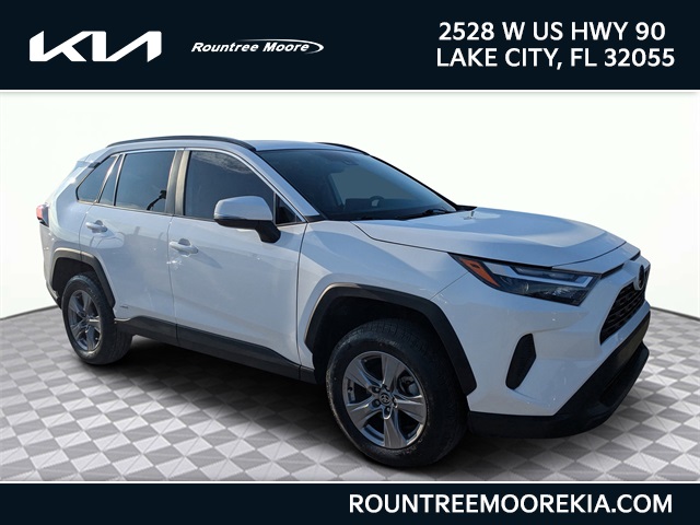 2022 Toyota RAV4 XLE's photo