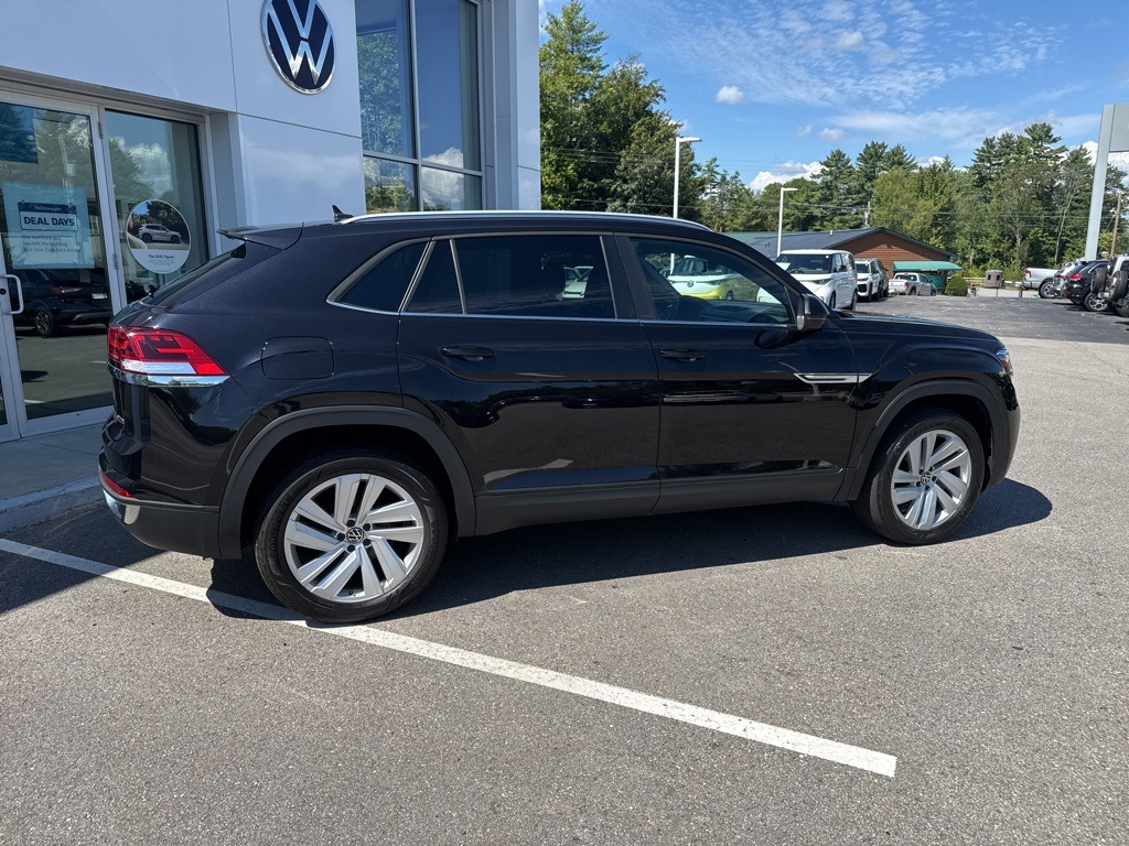 2022 Volkswagen Atlas Cross Sport V6 SE Technology photo 10
