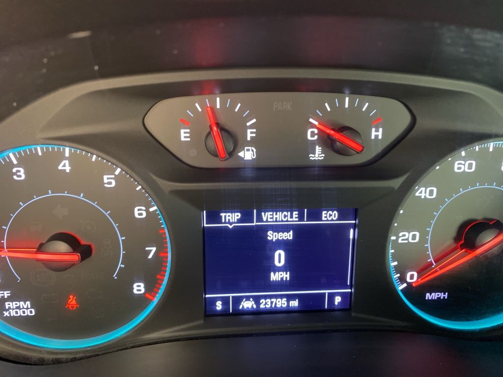 2023 Chevrolet Traverse LS photo 2