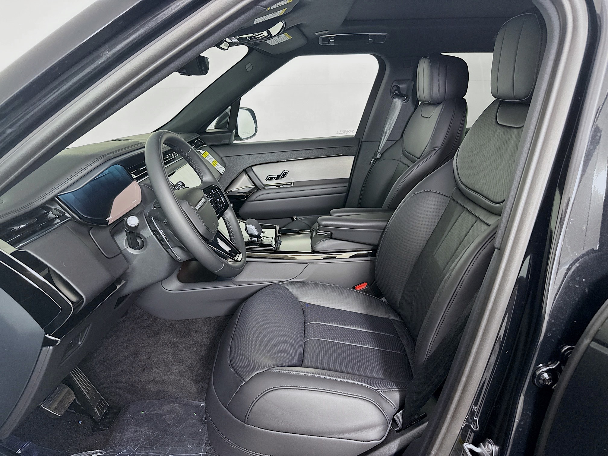 2025 Land Rover Range Rover Sport SE photo 9