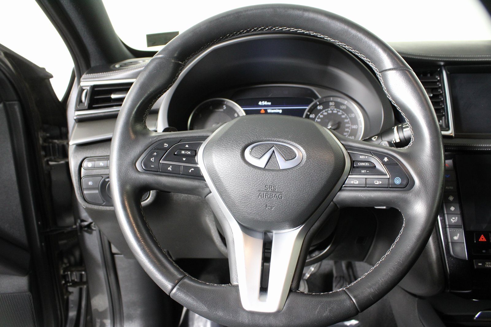 2023 Infiniti QX55 Luxe photo 3