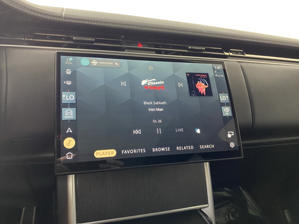 2024 Land Rover Range Rover SE photo 7