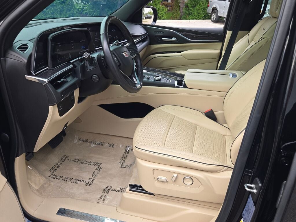 2021 Cadillac Escalade ESV Premium Luxury photo 24