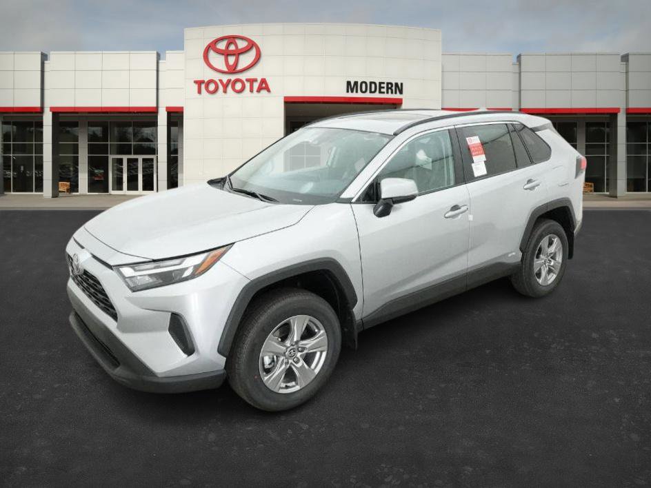 2025 Toyota RAV4 XLE's photo