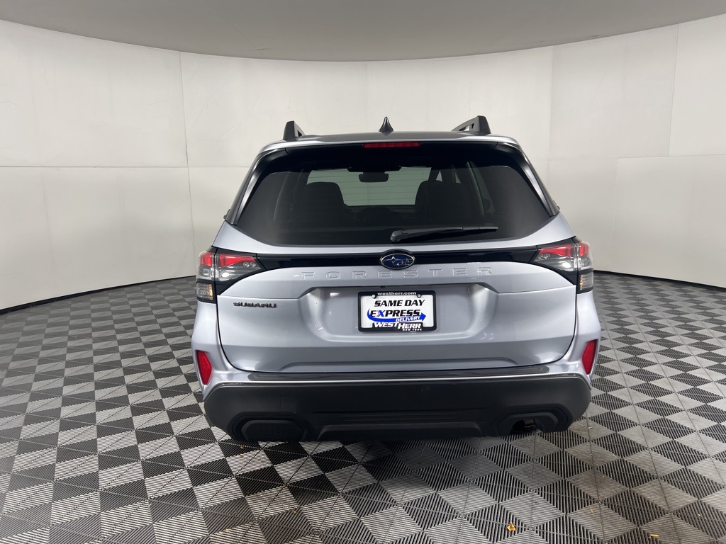 2025 Subaru Forester Premium photo 4