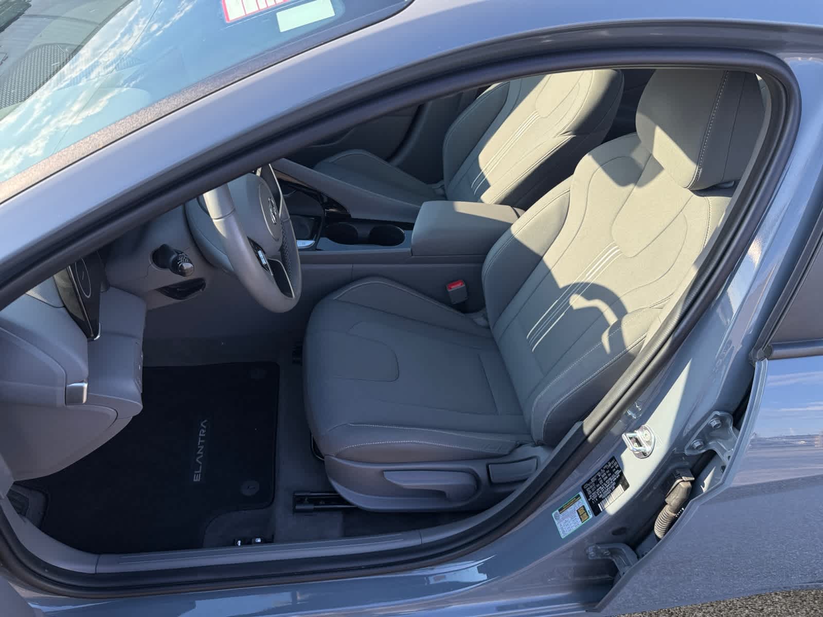 2023 Hyundai Elantra SEL photo 9