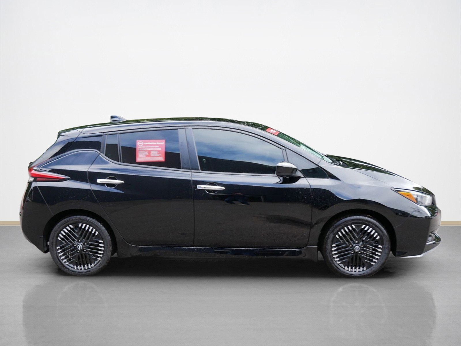 2025 Nissan Leaf SV Plus photo 2