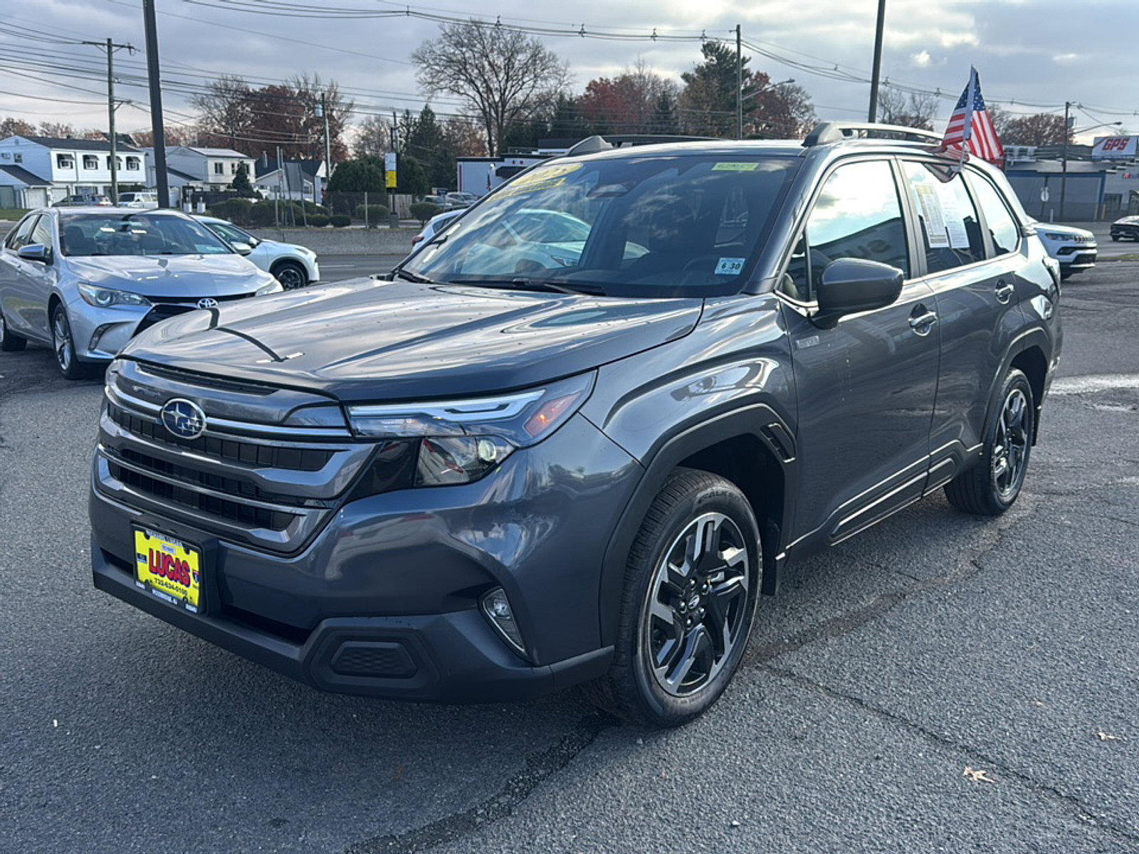 2025 Subaru Forester Premium photo 3