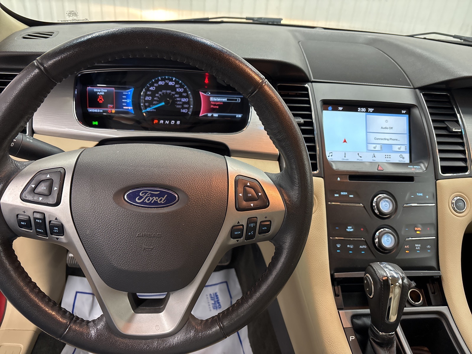 2018 Ford Taurus SEL photo 8