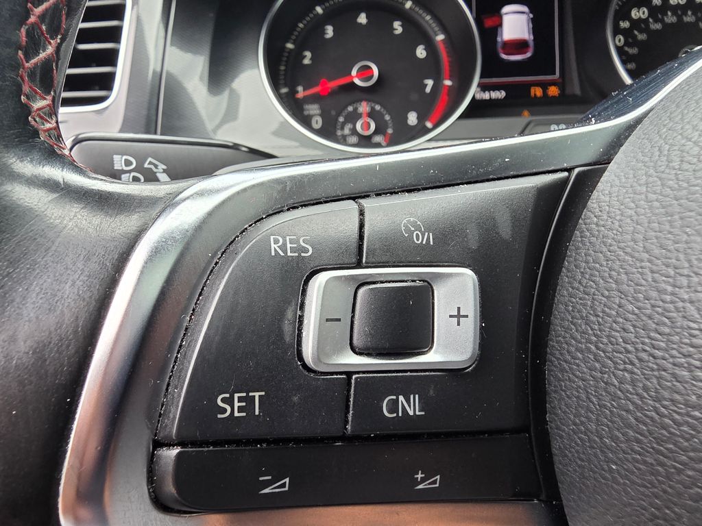 2015 Volkswagen Golf GTI Autobahn photo 17
