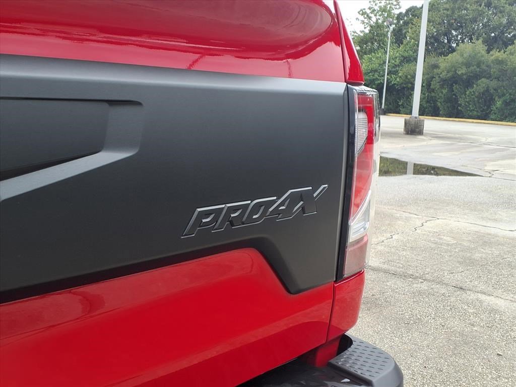 2024 Nissan Titan PRO-4X photo 7