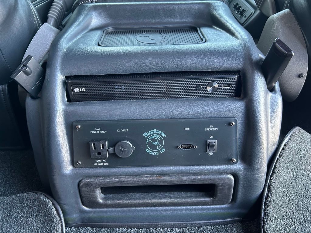2021 Chevrolet Express LS photo 27