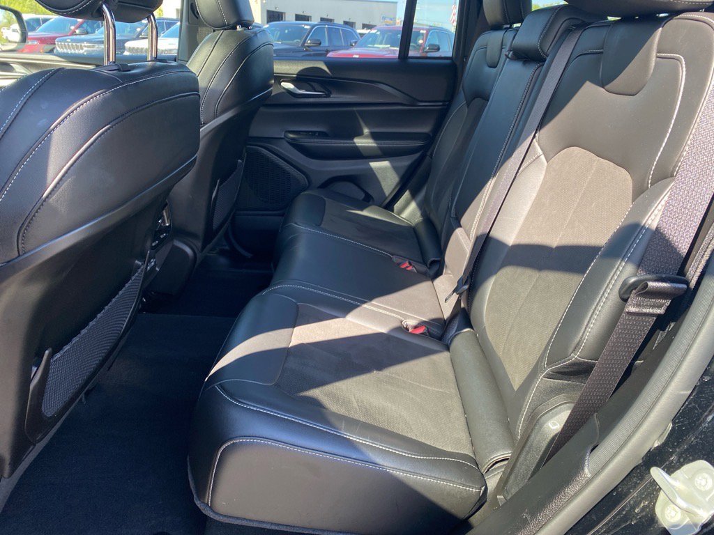 2023 Jeep Grand Cherokee Altitude photo 21