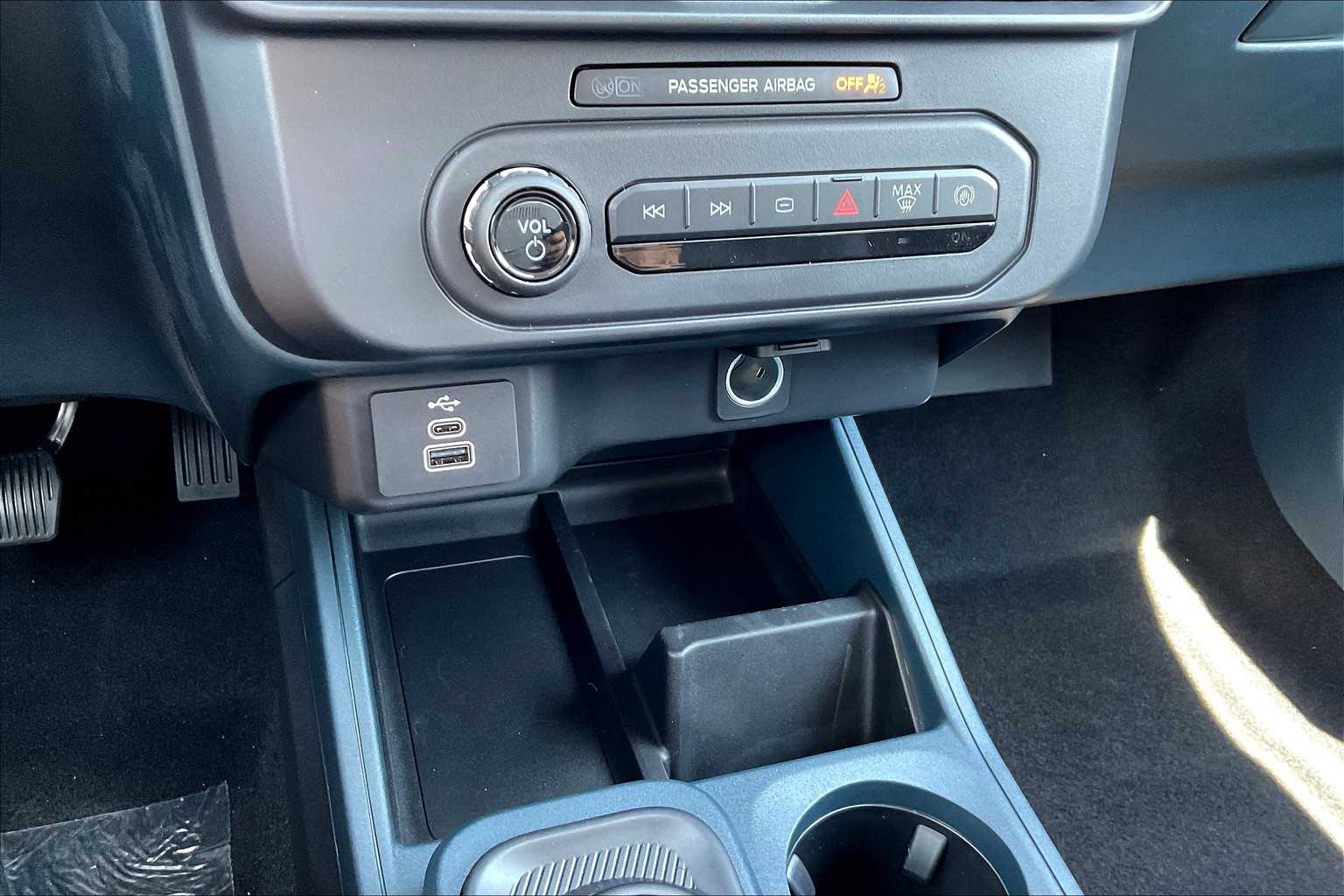2025 Ford Maverick XL photo 16