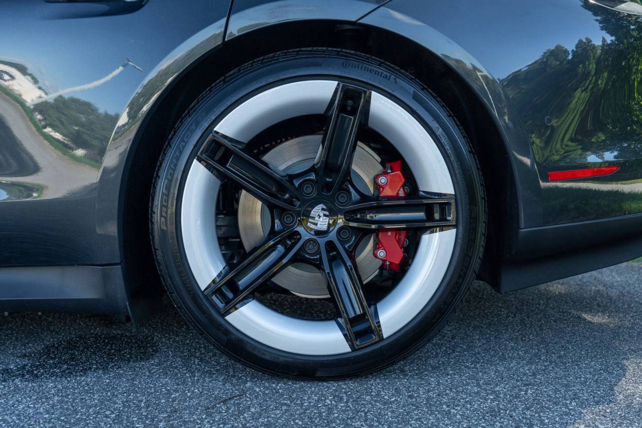2025 Porsche Taycan 4S photo 10