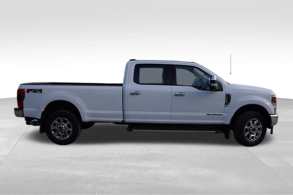 2022 Ford F-350 Lariat photo 2
