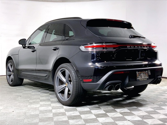 2024 Porsche Macan T photo 3