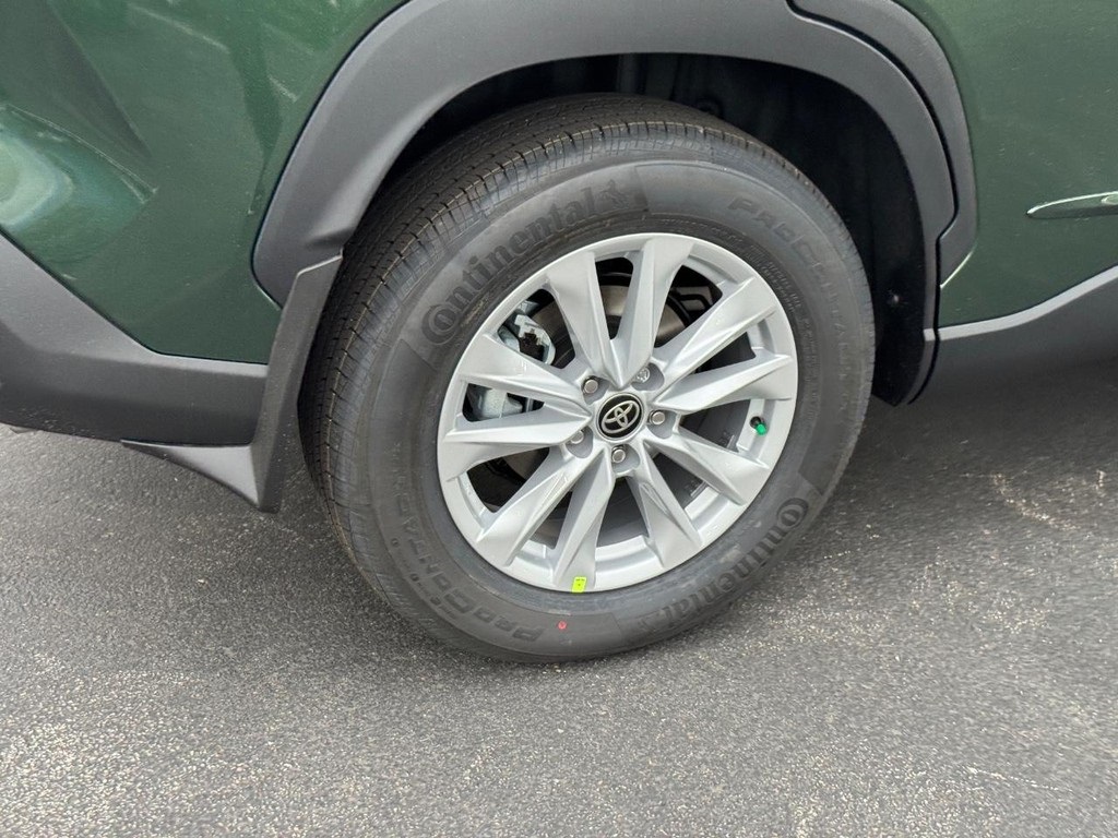 2026 Toyota Corolla Cross LE photo 3