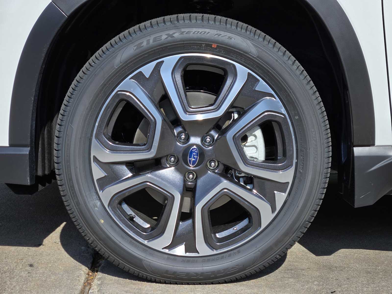 2025 Subaru Ascent Limited photo 2