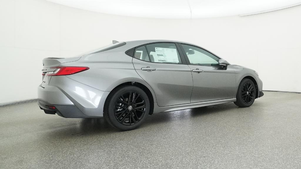 2025 Toyota Camry SE photo 18