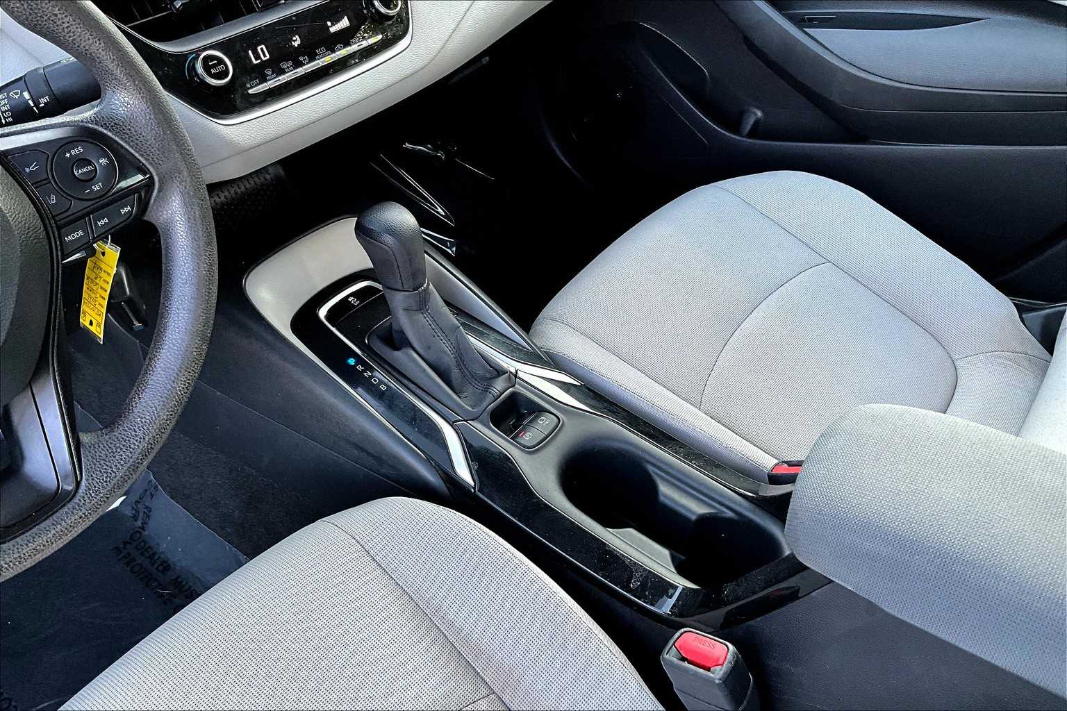 2021 Toyota Corolla LE photo 15