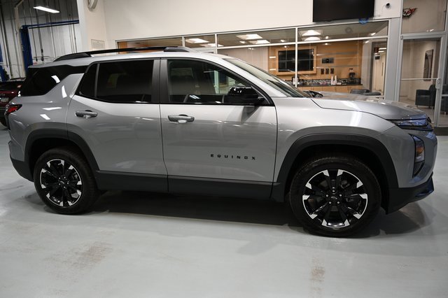 2026 Chevrolet Equinox RS photo 3