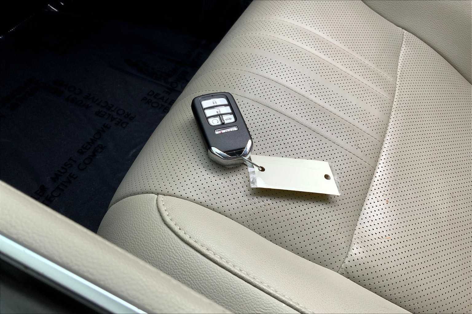 2022 Honda Accord Touring photo 13
