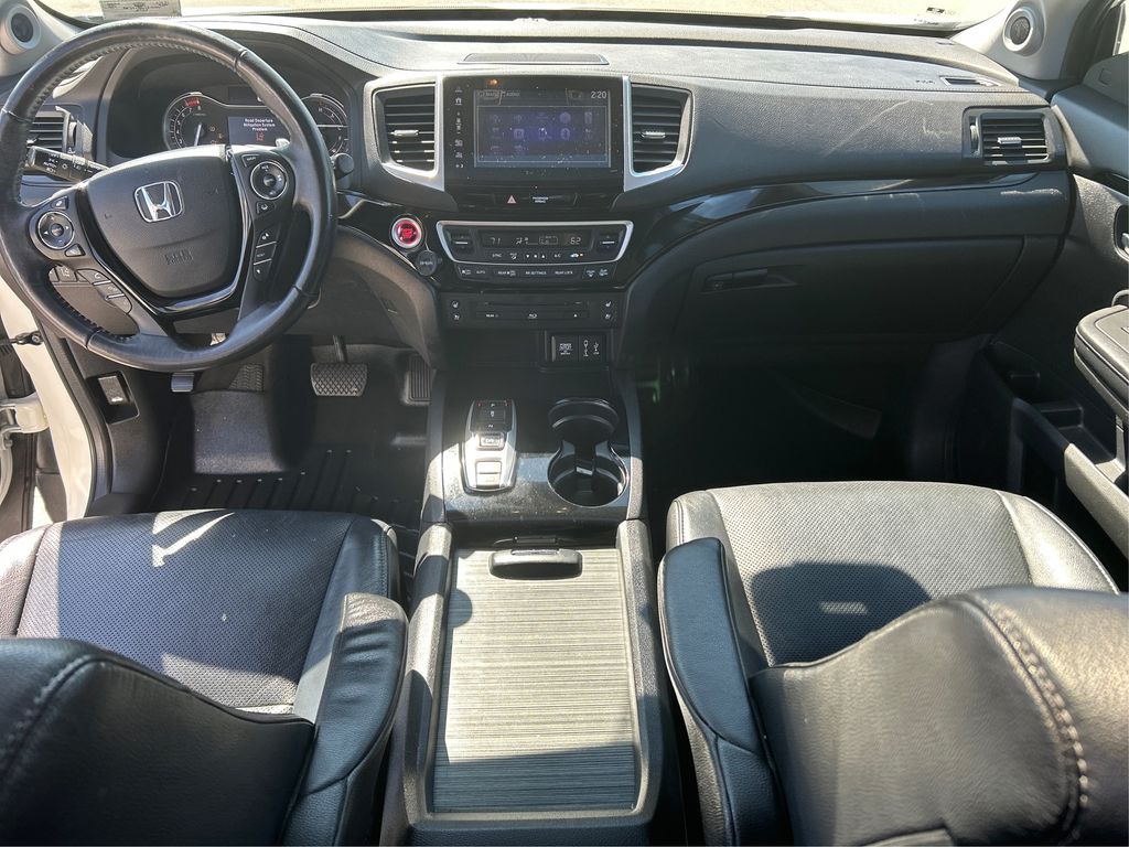 2017 Honda Pilot Elite photo 16