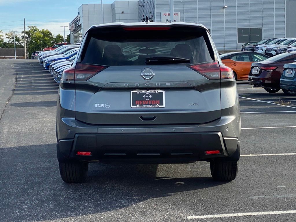 2026 Nissan Rogue S photo 4