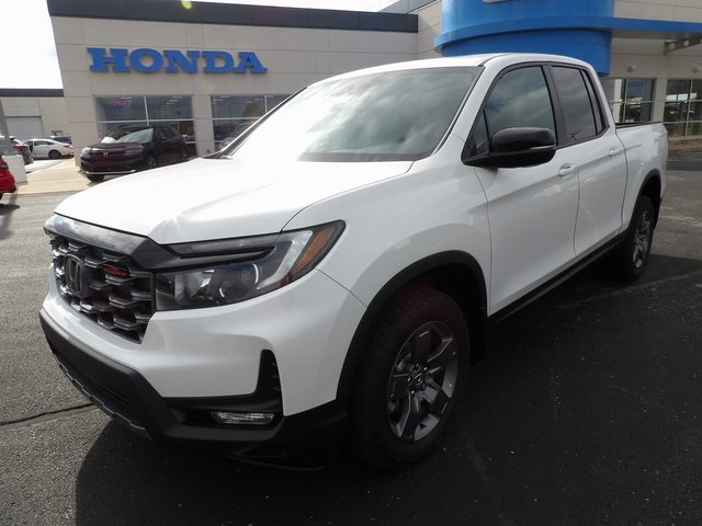 2025 Honda Ridgeline TrailSport photo 3