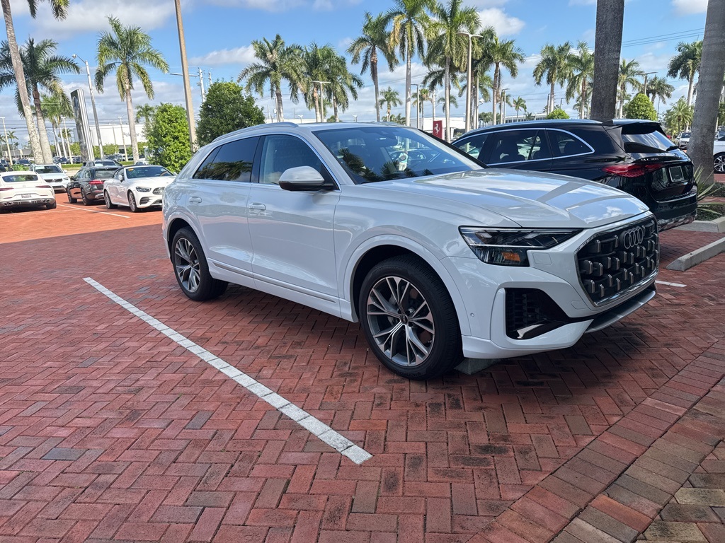 2025 Audi Q8 Premium's photo