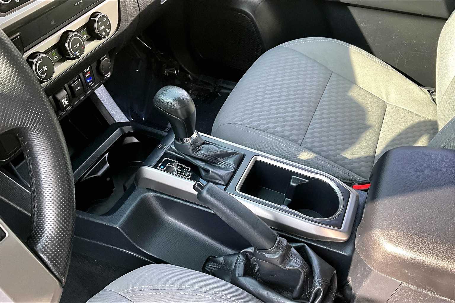 2020 Toyota Tacoma SR5 Double Cab V6 photo 16