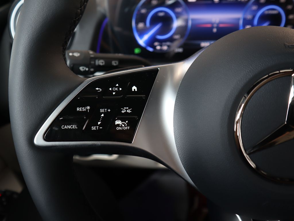 2025 Mercedes Benz EQB photo 10