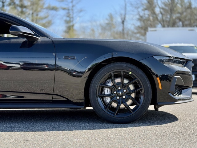 2025 Ford Mustang GT Premium photo 2