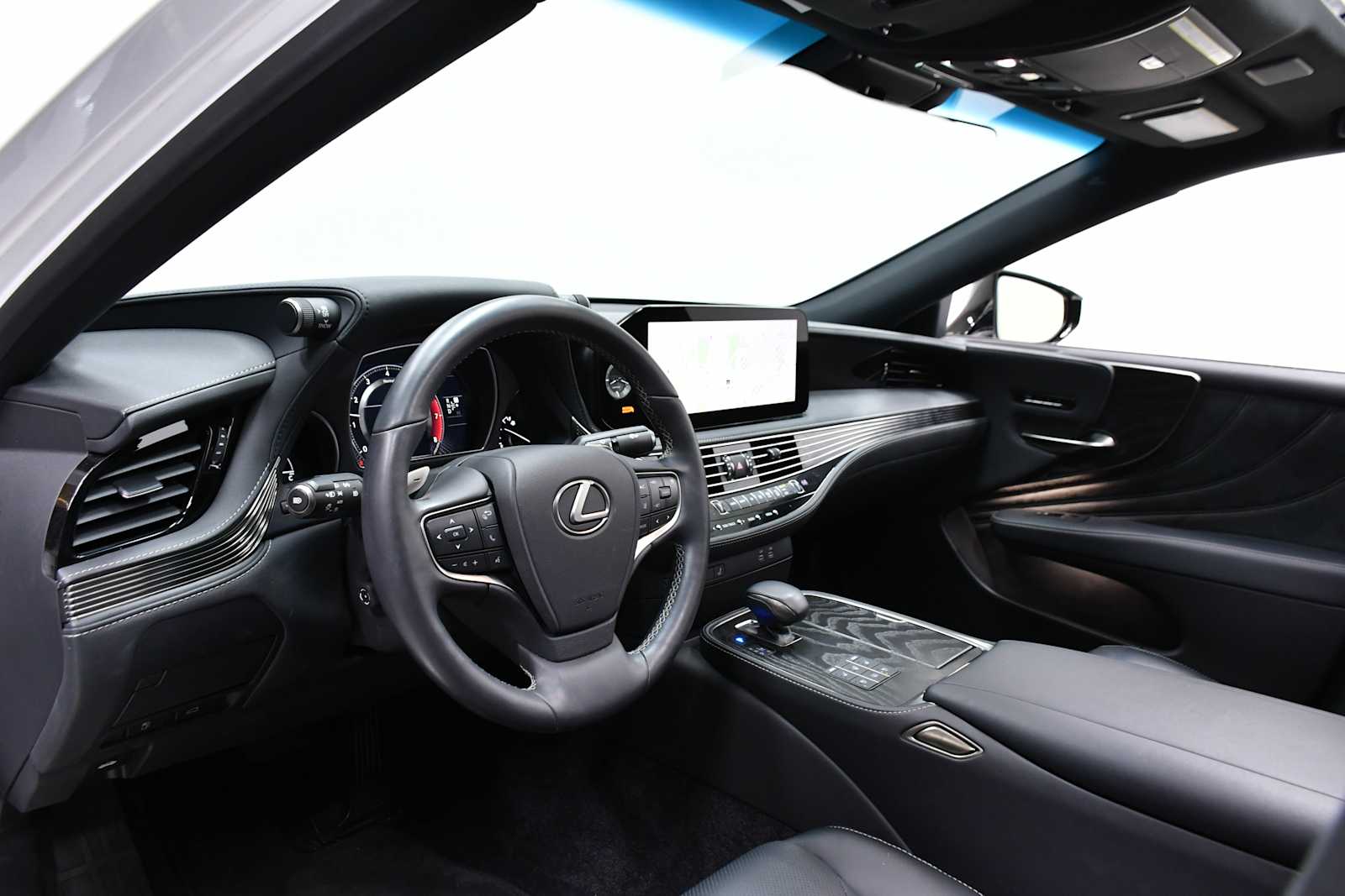 2023 Lexus LS 500 photo 2