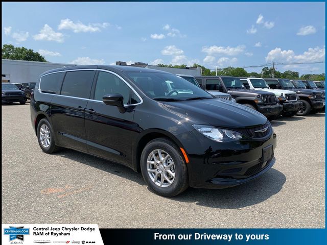 2025 Chrysler Voyager