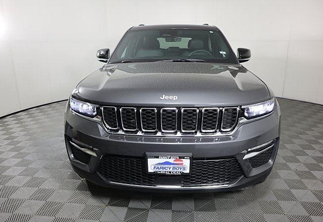 2025 Jeep Grand Cherokee Limited photo 3