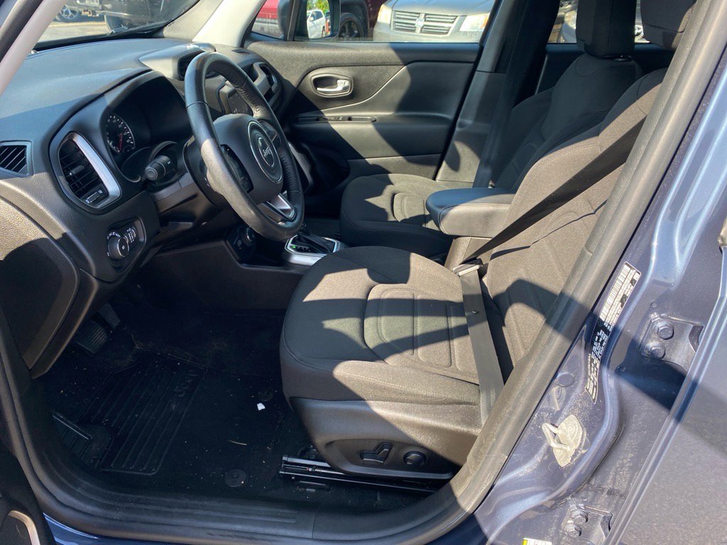 2022 Jeep Renegade Latitude photo 9