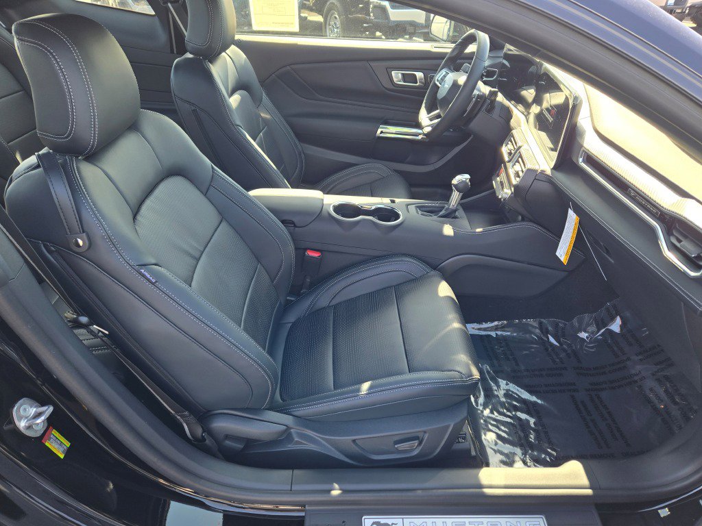 2025 Ford Mustang GT Premium photo 5