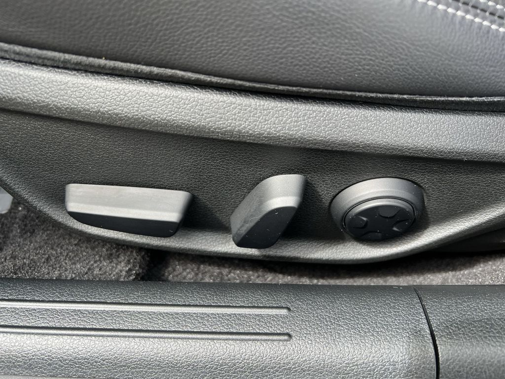 2023 Genesis G70 3.3T photo 14