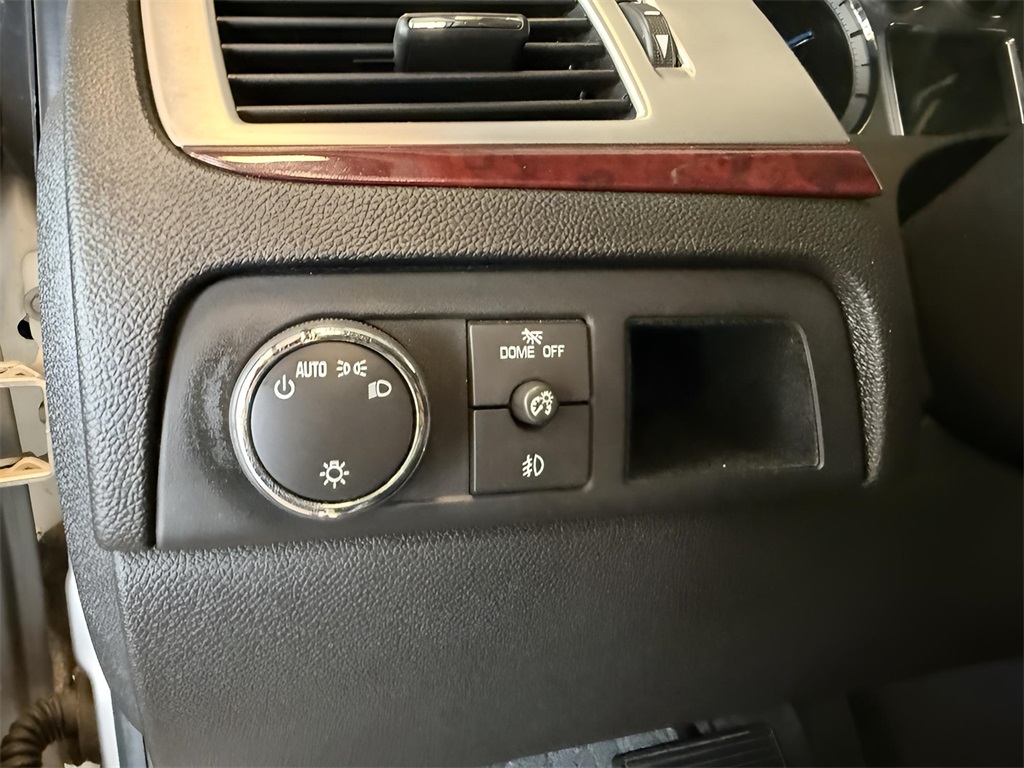 2011 Cadillac Escalade Base photo 17