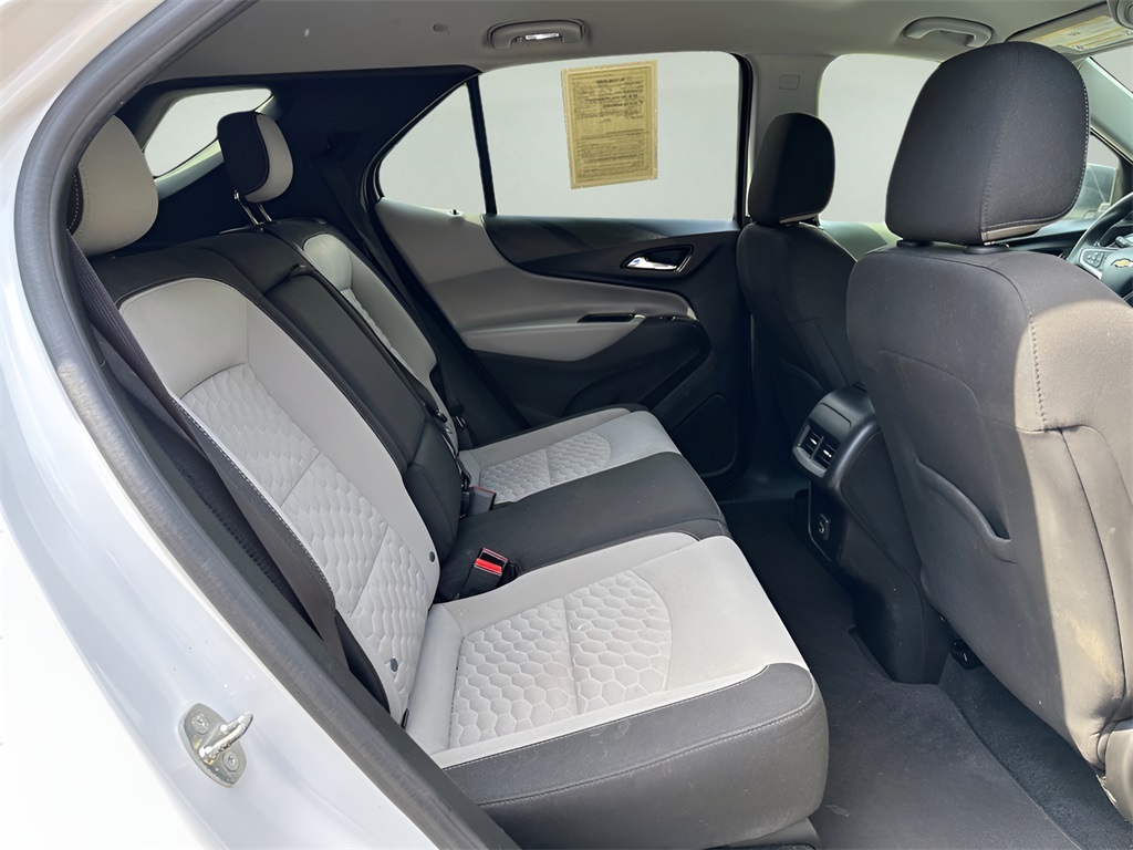 2020 Chevrolet Equinox LS photo 23
