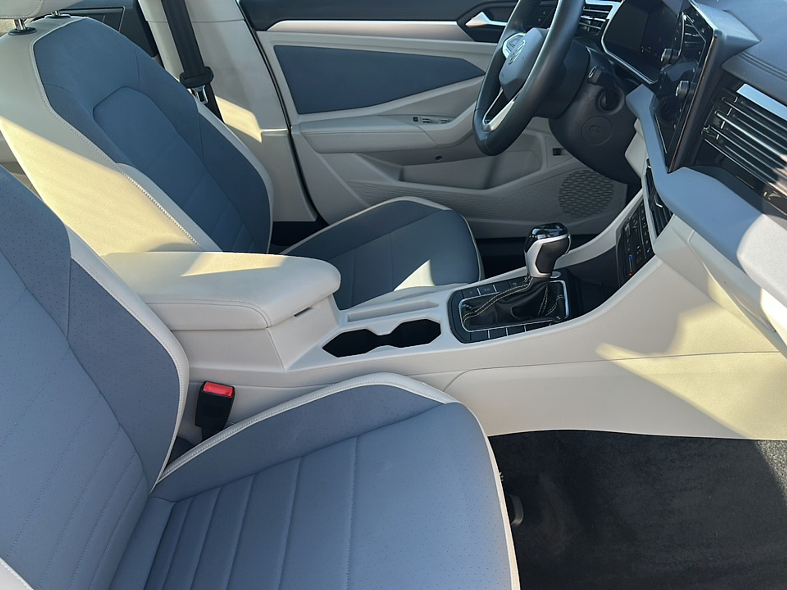 2025 Volkswagen Jetta 1.5T SE photo 13