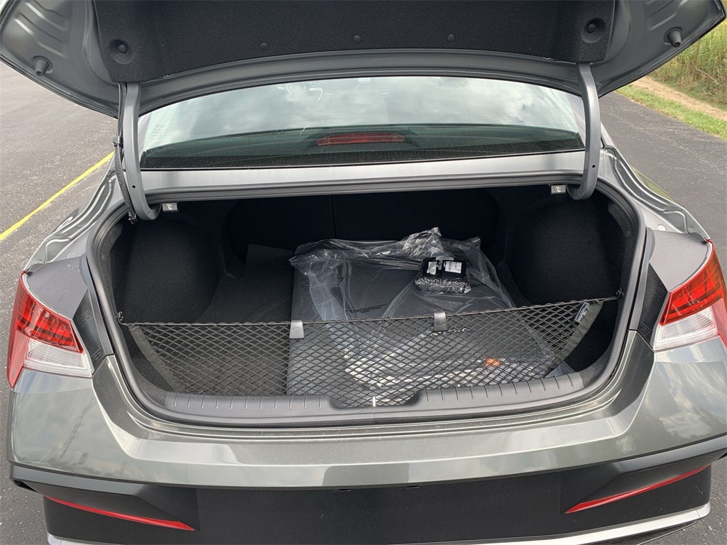 2025 Hyundai Elantra SEL Convenience photo 24