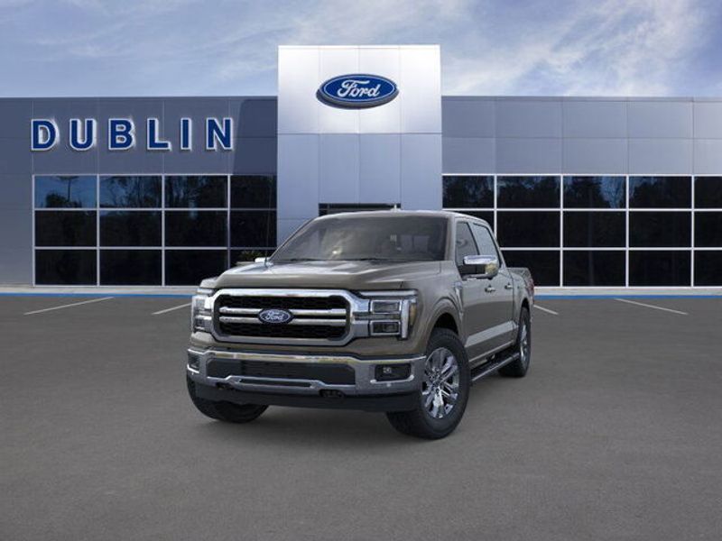 2025 Ford F-150 Lariat photo 2