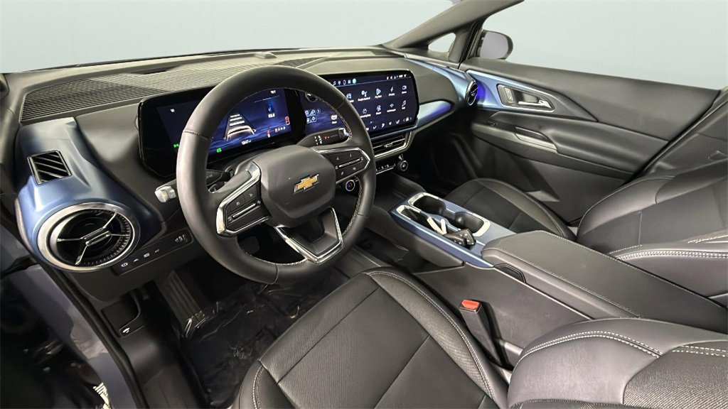 2025 Chevrolet Equinox EV 1LT photo 18