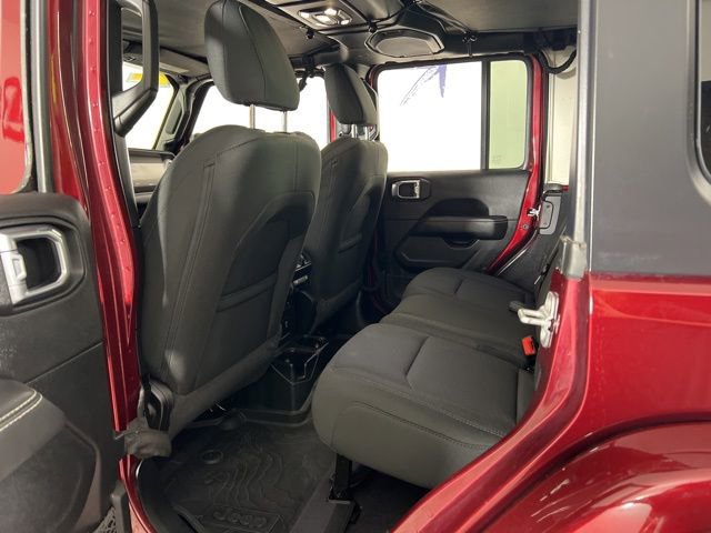 2021 Jeep Wrangler Unlimited Sahara photo 18